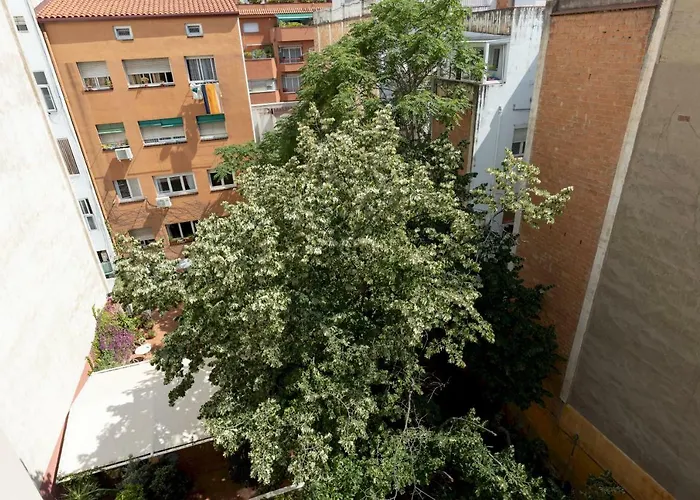 Housalia Guell & Gracia